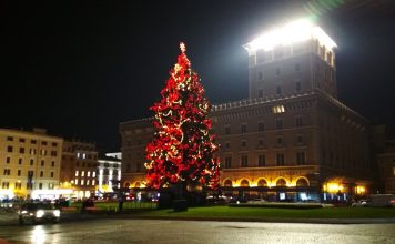 Новый год в Риме елка