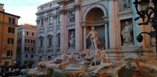 Фонтан Треви в Риме