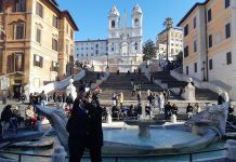 Испанская лестница и фонтан в Риме