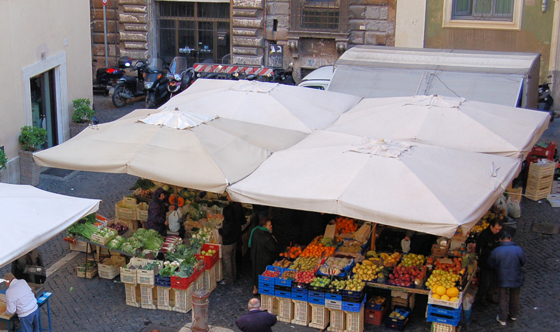 Рынок на Piazza delle Coppelle